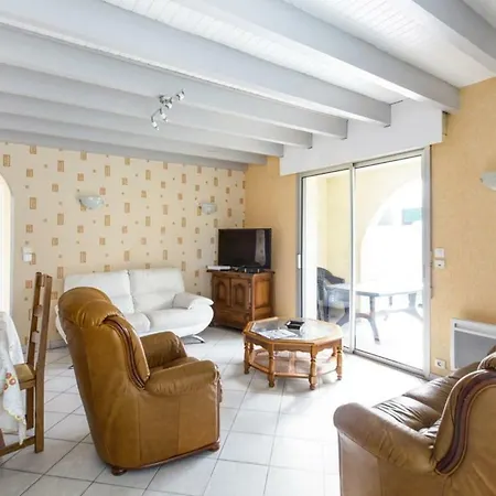 With Swimming Pool Close To The Ocean *
