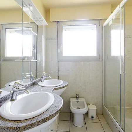 With Swimming Pool Close To The Ocean Villa